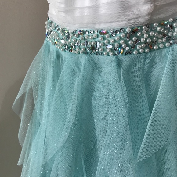 Prom dress - Picture 4 of 4